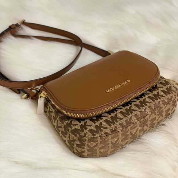 MICHAEL KORS BEDFOLD SMALL CROSSBODY - Picture 3 of 7